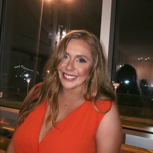 Meet your Posher, Corinne
